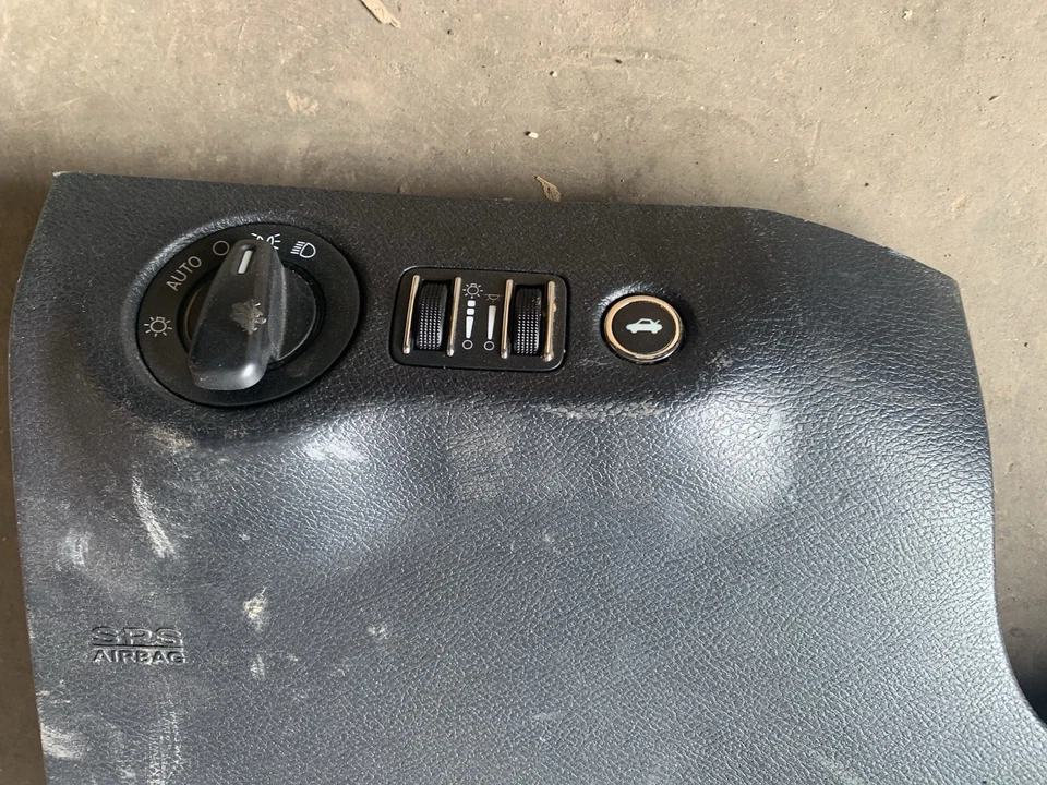 🔅2011-23: Bloqueador de rodilla de apertura de columna de dirección Dodge Charger, Chrysler 300 OEM Foto 2 de 4