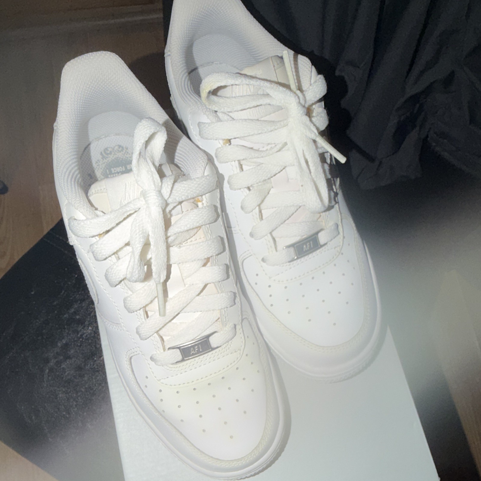 Nike Air Force 1 Sneaker White Leather Unisex Kids Size 5.5Y 314192-117
