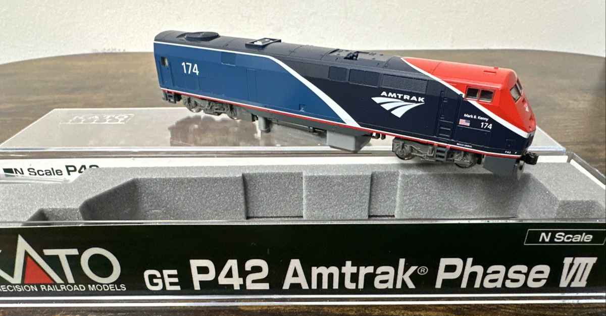 KATO N Scale #176-6041 GE P42 Diesel Loco - Amtrak #174 Phase VII