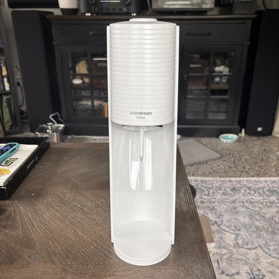 SodaStream White Terra Sparkling Water Maker One Touch Soda Machine No CO2 Tank
