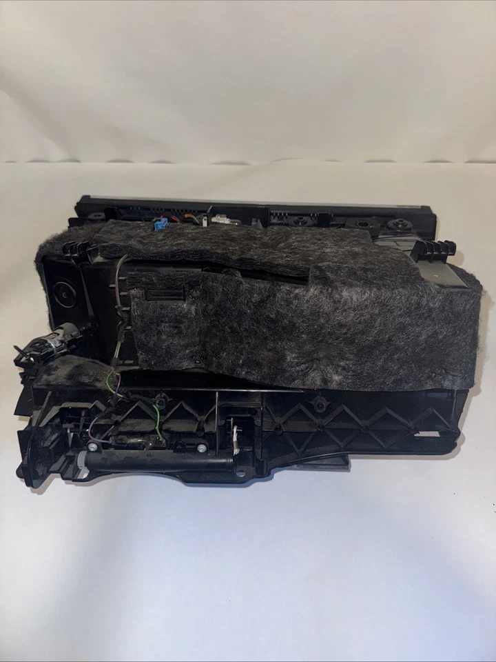 08-11 Mercedes W204 C300 C250 C350 Salpicadero Guantera Compartimento Negro OEM Foto 3 de 4