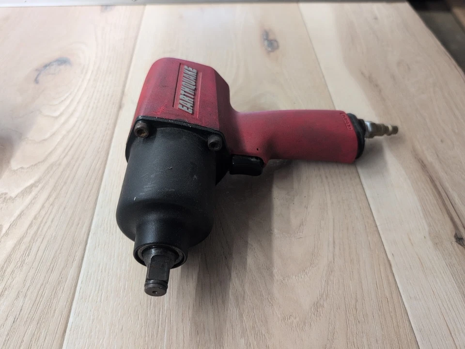 Llave de impacto de aire de aluminio Earthquake 1/2" modelo EQ12A 800 ft. lb. de Torque! Foto 4 de 4