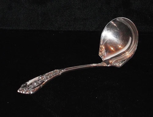 VINTAGE WALLACE STERLING SILVER ROSE POINT GRAVY LADLE 6 1/4" LONG MINT