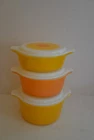 Vintage Pyrex Daisy “Sunflower” 480-Series Cinderella Round Casserole Set