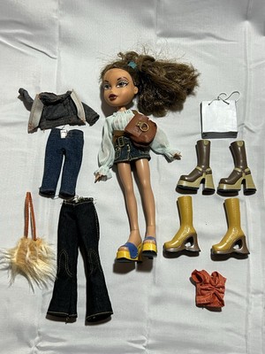 Vintage MGA 2001 BRATZ DOLL ''YASMIN'' with Clothes  Boots Purses Bags (D)