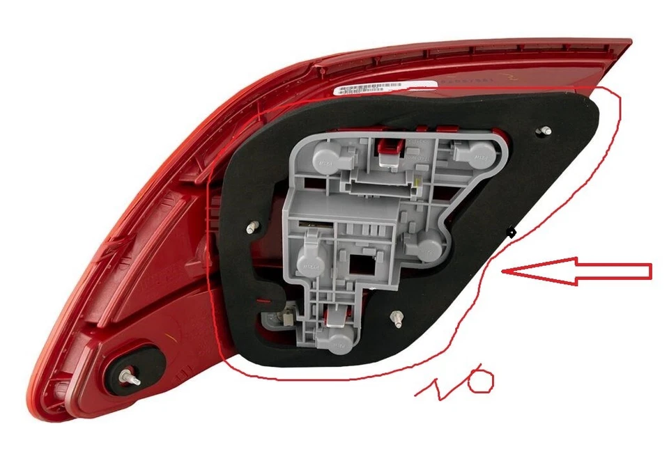 Luz trasera LED lateral derecha/pasajero Mercedes Benz Clase C 2008-2011. Caja abierta. Foto 4 de 4