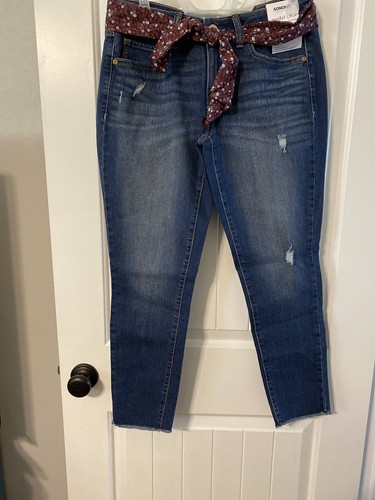 Sonoma Skinny Crop - Size 8R 
