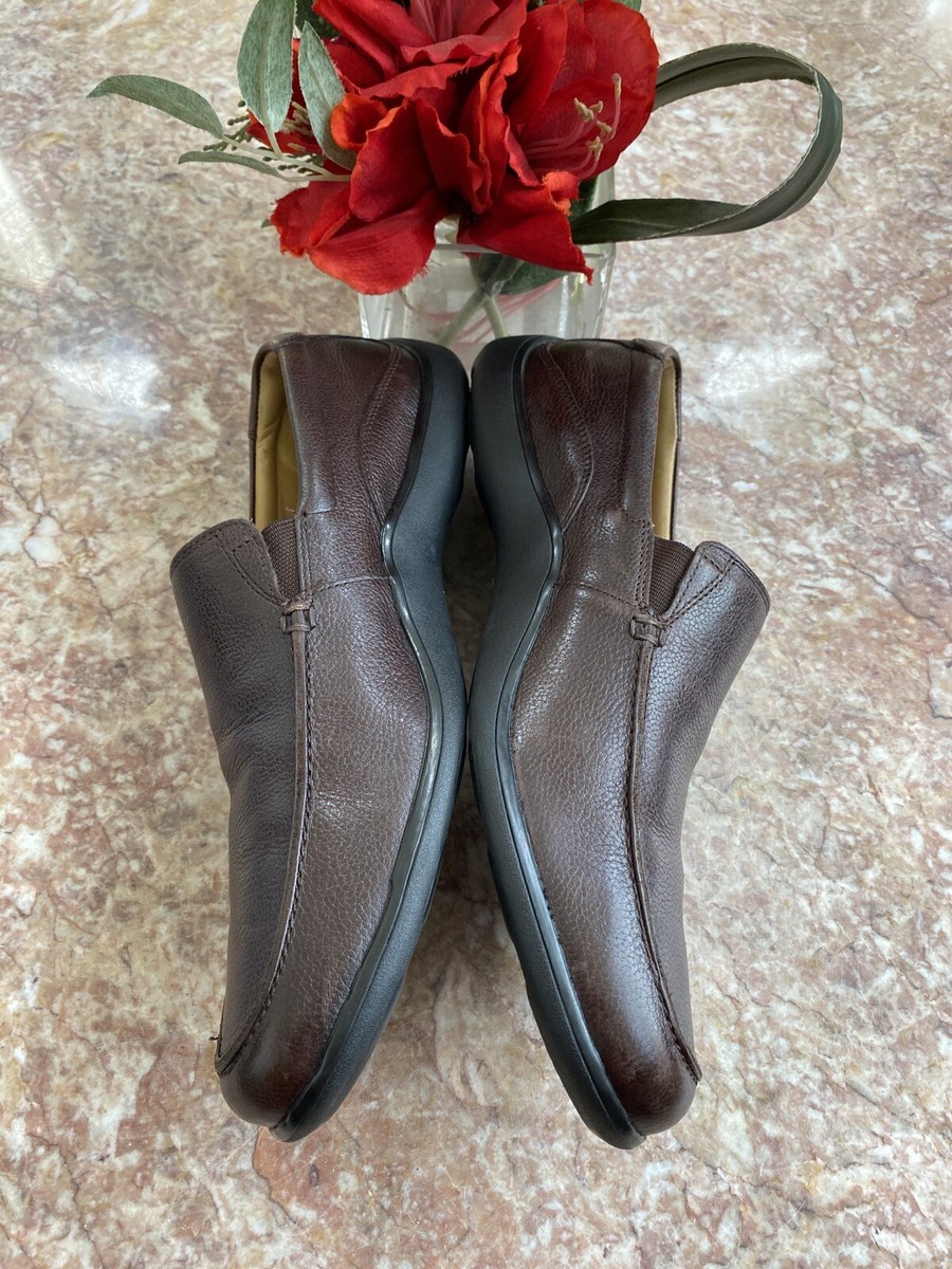 Cole Haan Men display picture 1