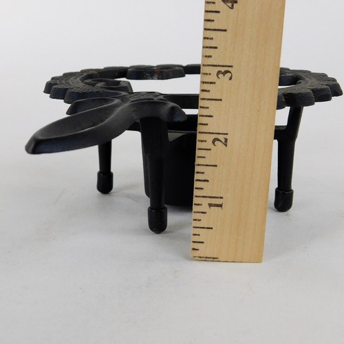 Vintage Wilton Cast Iron Candleholder Warming Pot With Handle Heart Pattern - Picture 9 of 9