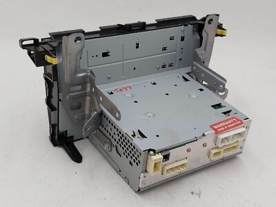 2017-2019 Toyota Highlander Radio AM/FM CD Player Display Receiver