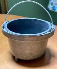 Vintage USA Service Ideas Inc Pewter Mini Country Kettles Bean Pots