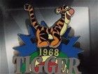 HTF LE Disney pin 100 Years of Dreams #8 Tigger 1968 Slider Bounces Side to Side — photo 2