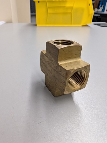 Parker 2205P-8 Cross Brass Dryseal Pipe Fitting, 1/2 In Female Npt X 1/2 In