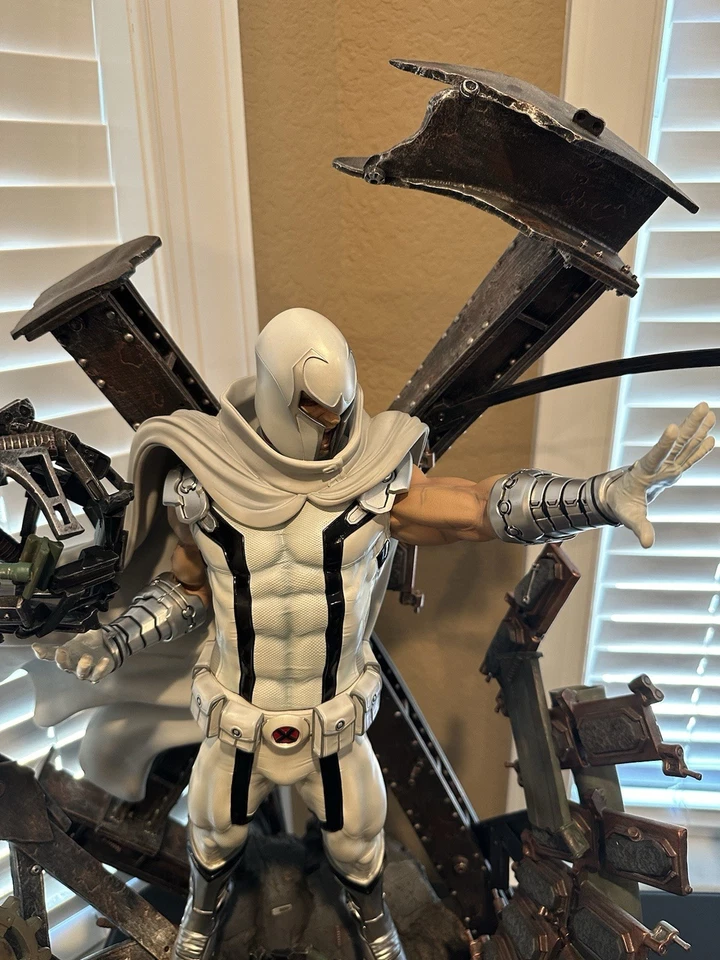 XM Studios Marvel X-Men White Magneto Exclusive 1/4 Scale Resin Statue limited - Image 2 of 4