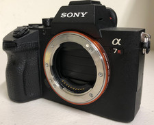 Sony a7R III 24.2 MP Full Frame Mirrorless Di...