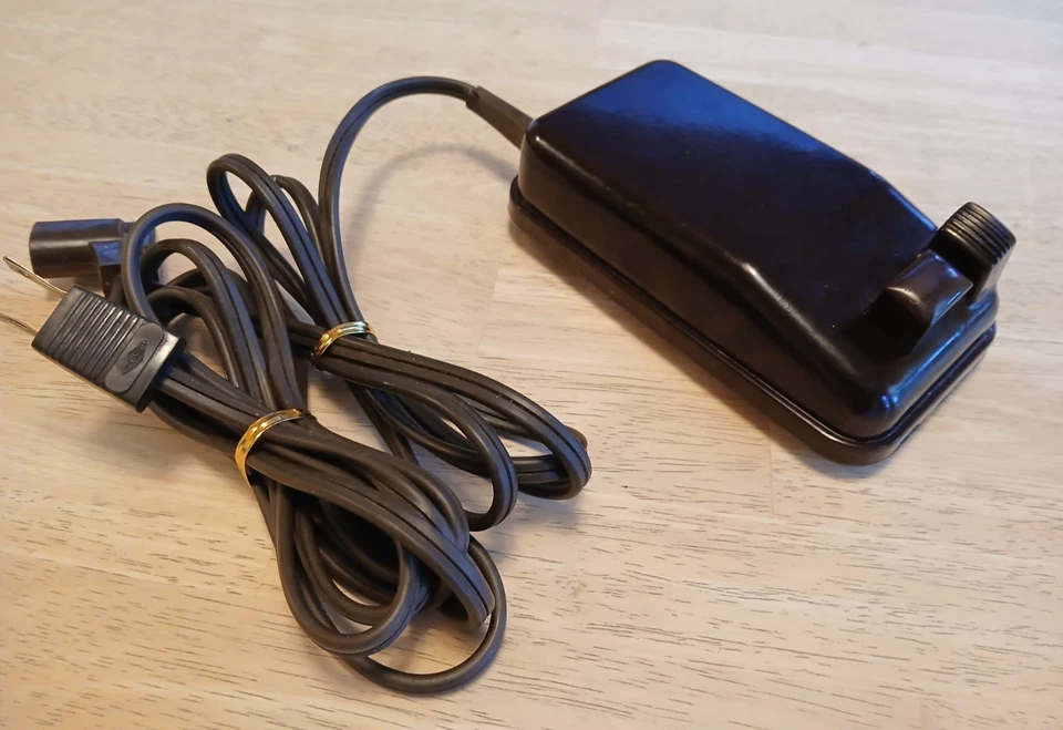 Original Singer 500 503 Sewing Machine Foot Motor Controller Pedal EXCELLENT - Image 4 of 4