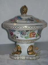 VINTAGE BOND WARE L& M PORCELAIN COVERED FIOOTED CANDY DISH.
