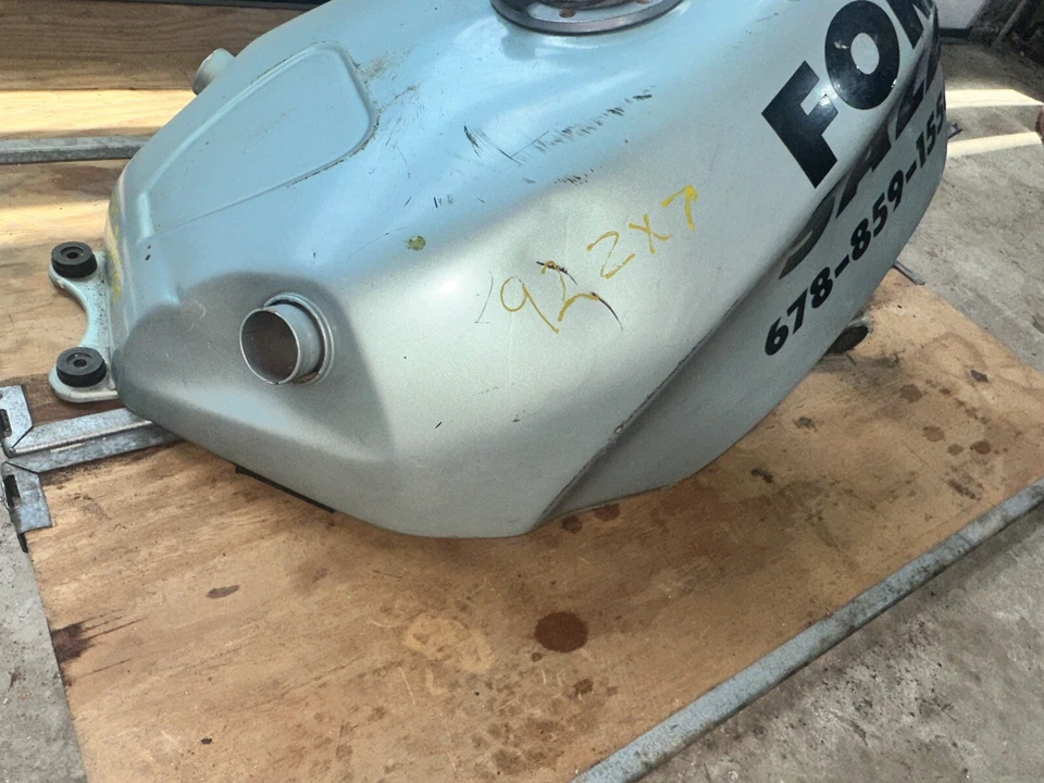 91-92 KAWASAKI NINJA ZX7R ZX750 TANQUE DE GASOLINA PILA DE COMBUSTIBLE DEPÓSITO DE GASOLINA Foto 2 de 4