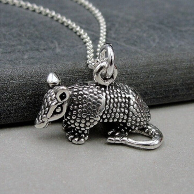 925 Sterling Silber Gürteltier Halskette - 3D Texas Gürteltier Bettelkette