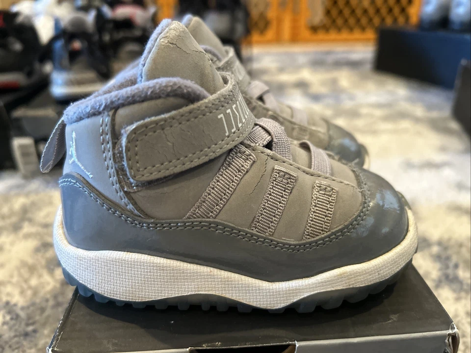 Jordan 11 Cool Grey Talla 5C (2010) Foto 2 de 4