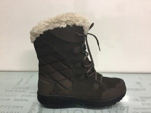 athletic boots womens