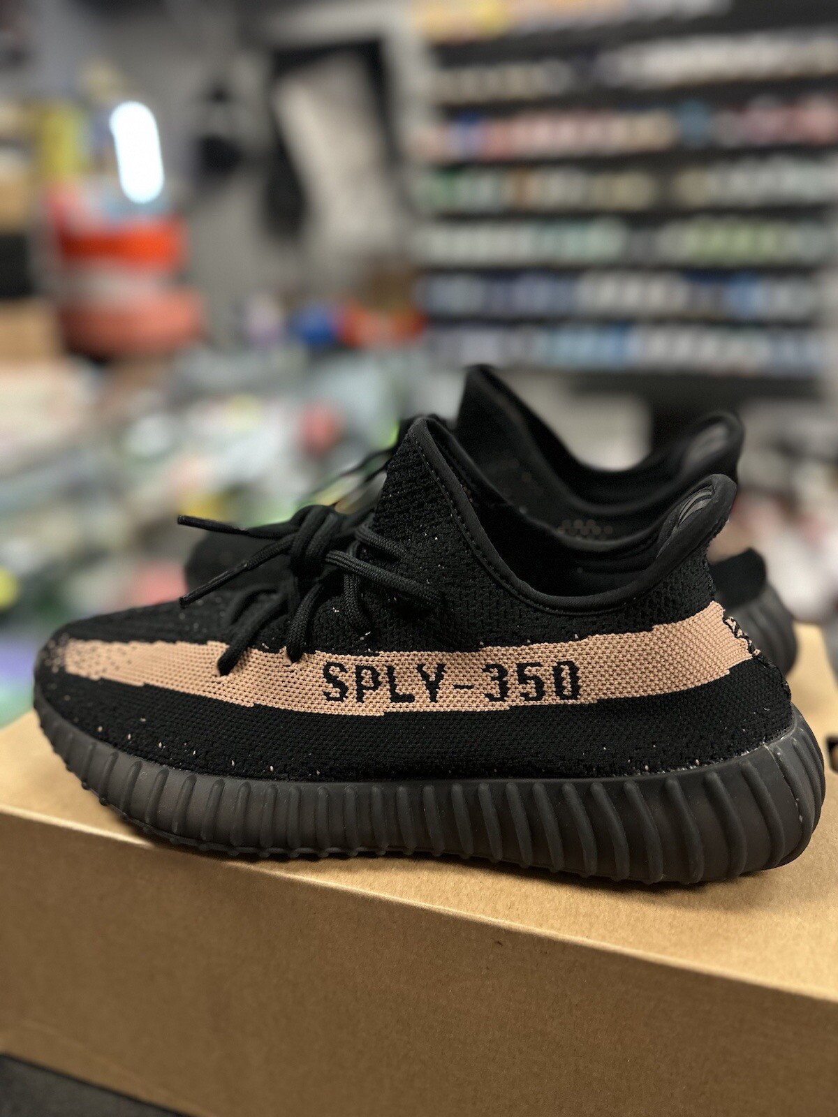 Size 9 - adidas Yeezy Boost 350 V2 Copper Original BY1605 100percent Authentic VNDS image 7