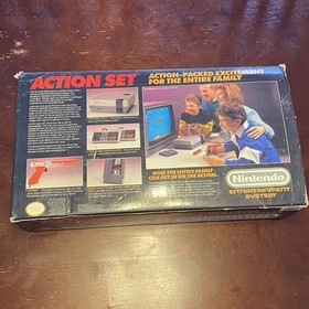 Authentic Vintage Nintendo NES Action Set Game Console Complete In Box Mint