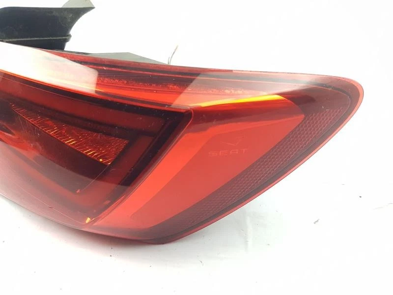 2019 SEAT LEON REAR TAIL LIGHT RH DRIVER SIDE 5 DOOR HATCHBACK 5F0945208F - Image 3 of 4
