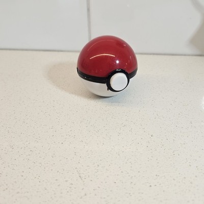 Vintage 1999 Pokemon Pikachu Pokeball Keychain Basic Fun No 25 Figure Nintendo