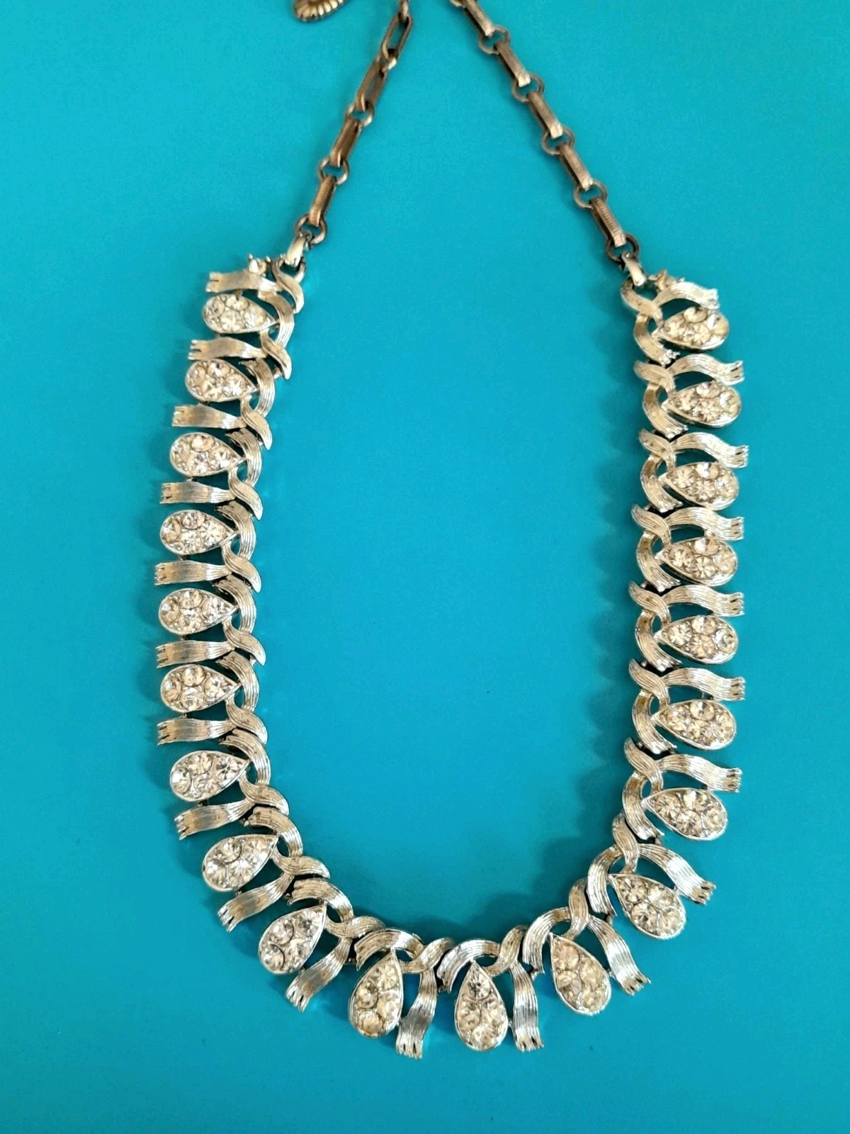 Pretty Signed Lisner Multi Rhinestone Necklace Si… - image 1