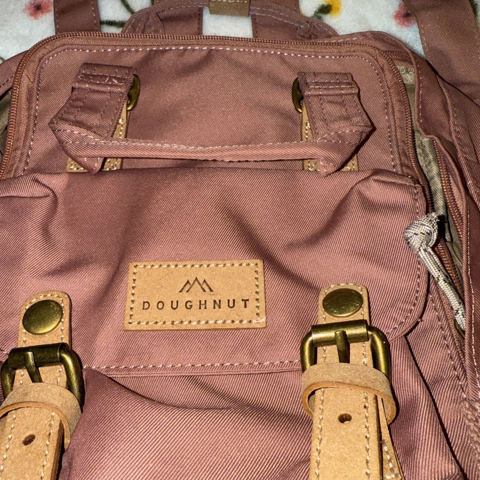 Mochila de aventura al aire libre Donut bolsa para computadora portátil con detalles de cuero Foto 2 de 4