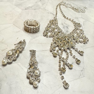Rhinestone Jewelry Set Silver Tone Waterfall Necklace Stretch Ring Earrings