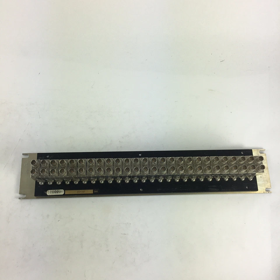 Trompeter Electronics Inc JSI-52 Insulated 52 Position Panel Wide Spacing - Image 4 of 4