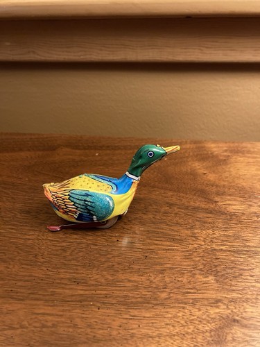 Vintage Easter Wind Up Toys 2 Chickens 2 Eggs 1 Duck 1 Winding Key - Picture 2 of 7