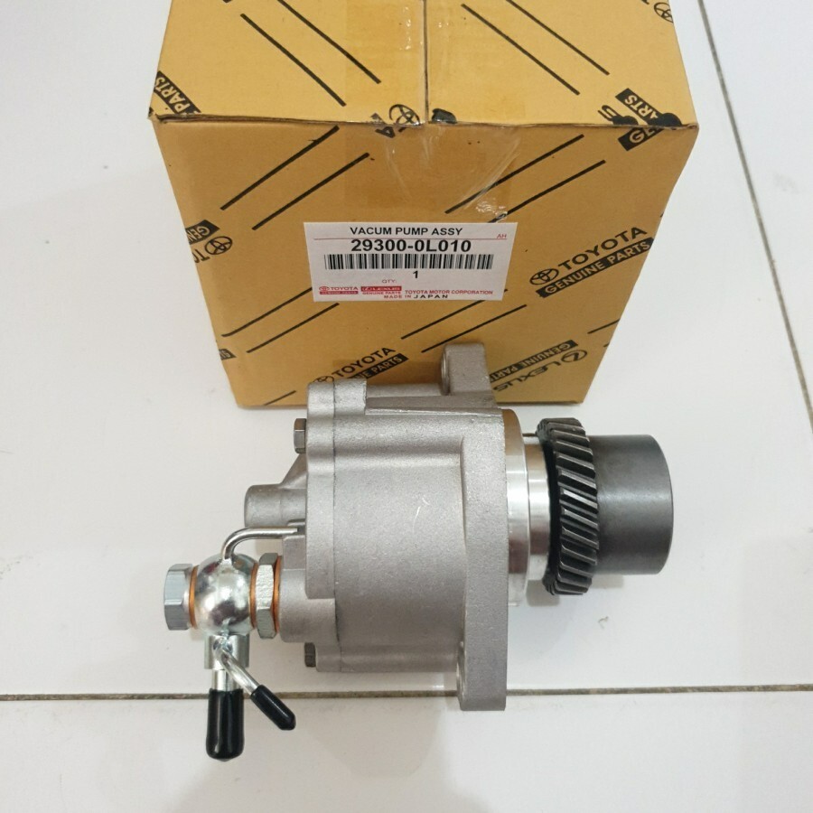 FOR TOYOTA HILUX 3.0 BRAKE VACUUM PUMP NEW 29300-0L010 GENUINE | eBay