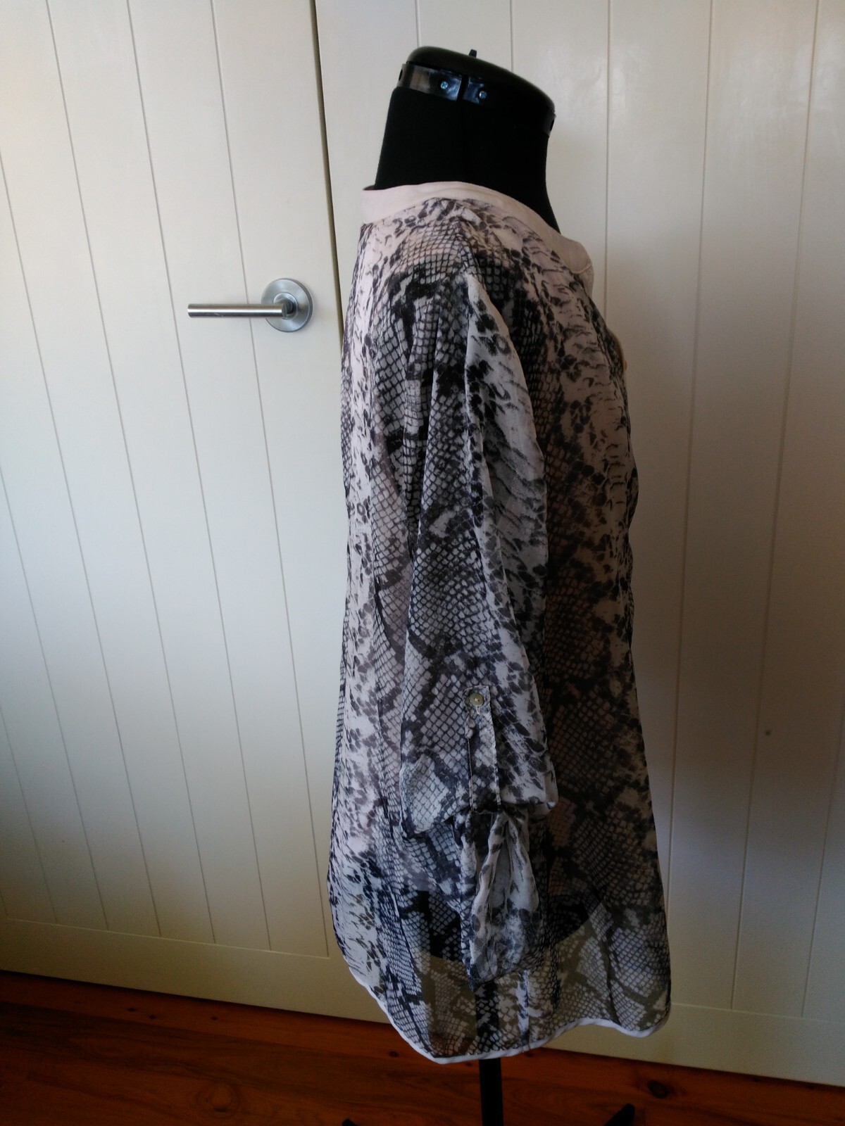 Picture 4 of 6