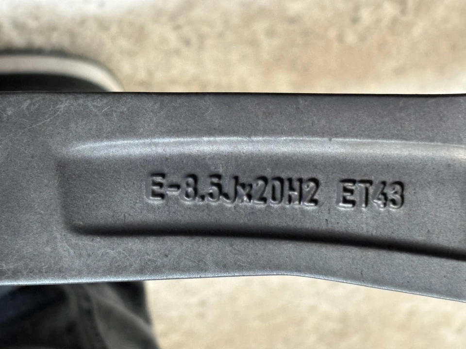 Audi A6 20" 4x Aluminium Felgen mit Sommerreifen - Bild 4 von 4