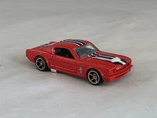 Hot Wheels Ford Mustang Fastback 2010 Faster Than Ever Red FTEs