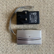 Fotocamera digitale Fujifilm FinePix Z90 14,0 MP argento con batteria e caricatore - funzionante