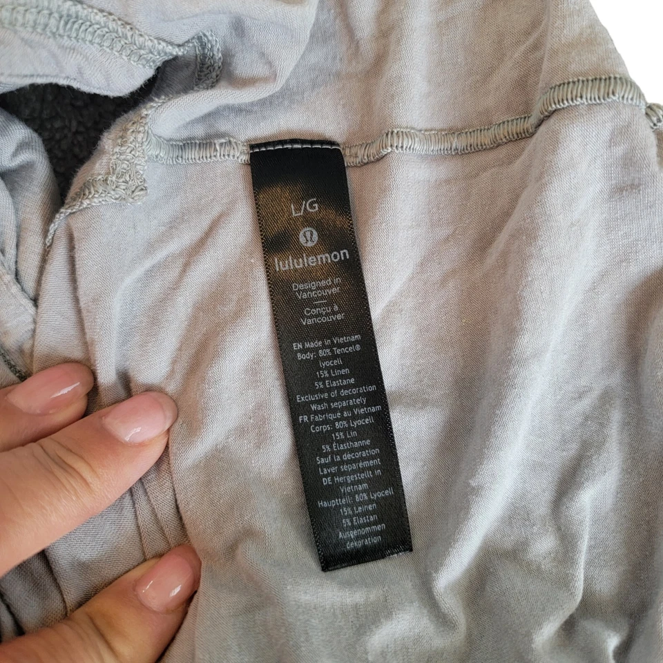 Camiseta sin mangas Lululemon cuello redondo gris claro recortada relajada talla L mujer musculosa Foto 4 de 4