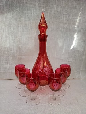 Vintage Ruby Red Cut to Clear Glass Genie Decanter with 6 Glasses