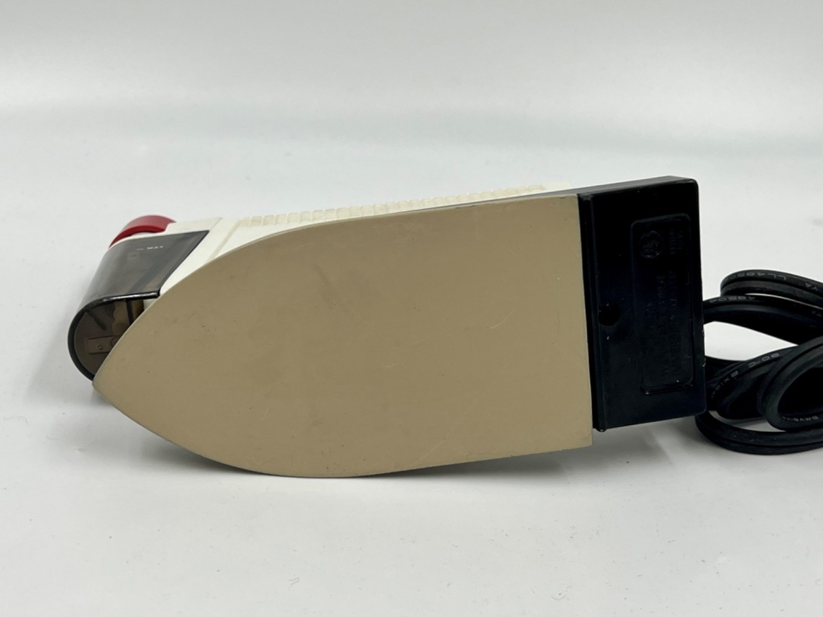 Fer à Repasser De Voyage Vintage JCPenney Traveler - 120/240V - Modèle 784-5118