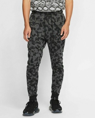 nike tech trainer camo