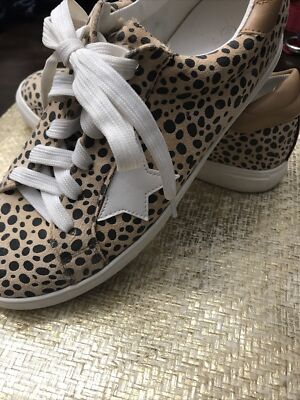 lets see style ~  animal print casual STAR Tennis Shoes  women s size 8 SO CUTE