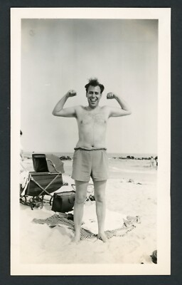 Smiling Slender Shirtless Man Flexes Muscles Beach Photo 1940s Gay Summer Fun