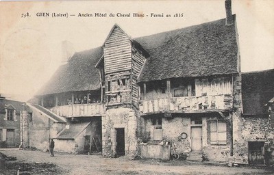 45 GIEN Altes weißes Pferdehotel 49987 