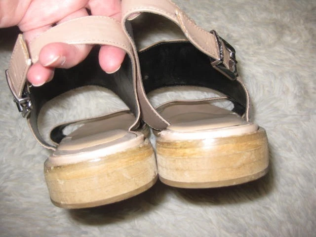 Saks Fifth Avenue Sz 10 Beige Real Leather Maria Sandals Shoes - Image 4 of 4