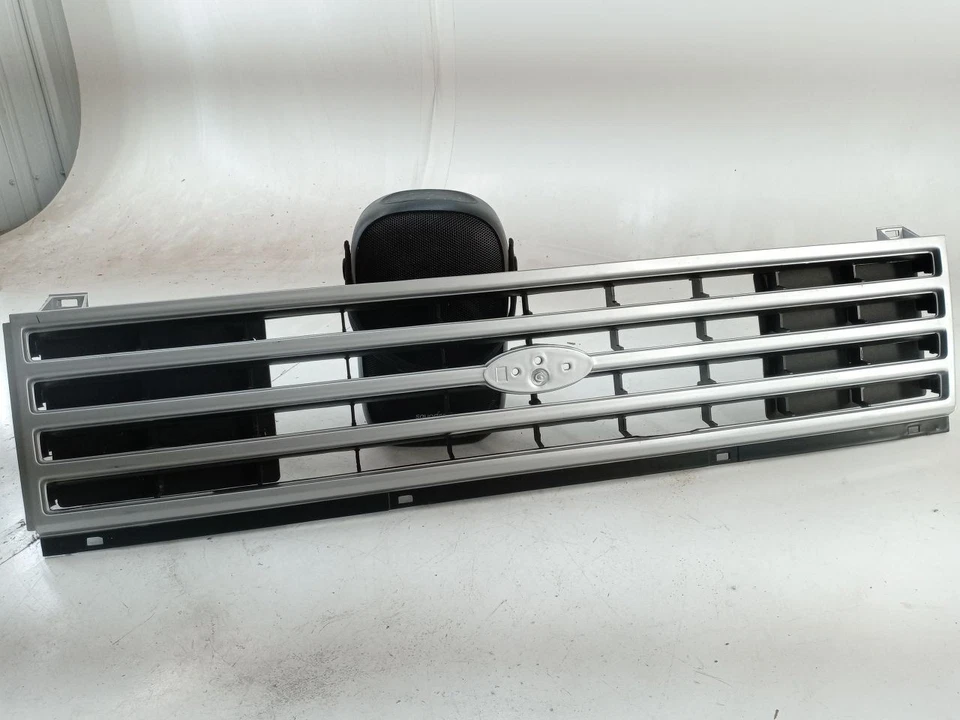 Ford Aerostar 1986-1988 parte superior delantera gris plata rejilla de plástico OEM repuesto R Foto 2 de 4