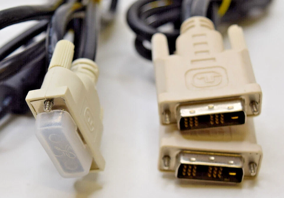 LOT OF 2 DVI Male To Male Monitor Cables - Image 2 of 3