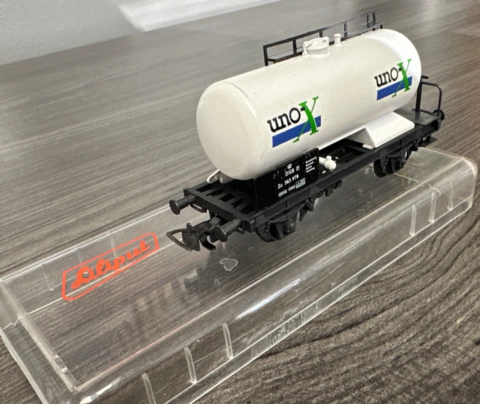 Liliput HO Scale Tank Car Unox RTR Used - Image 2 of 4